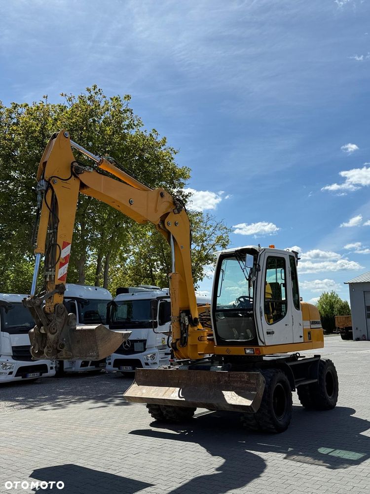 Liebherr A311 - 7