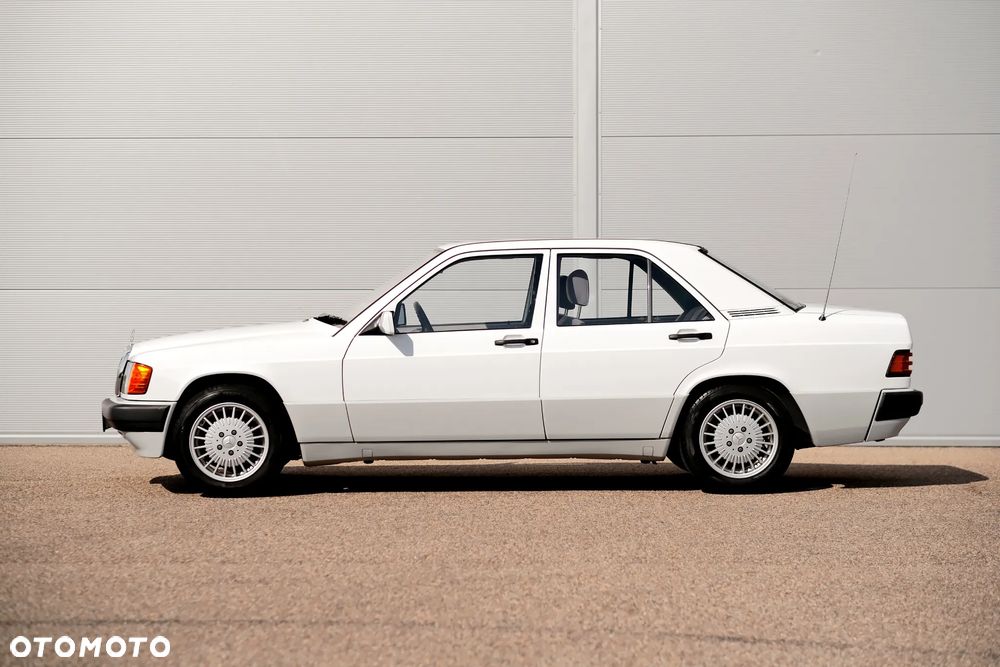 Mercedes-Benz W201 (190) - 7