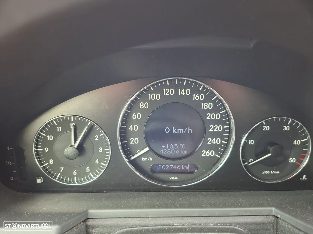 Mercedes-Benz E 220 CDI Auto Elegance - 6