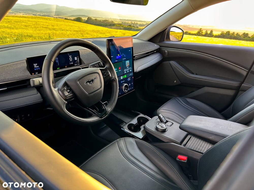 Ford Mustang Mach-E PREMIUM - 10