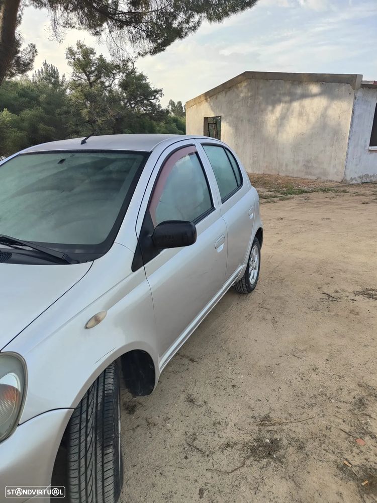 Toyota Yaris 1.0 Sol ABS+CD - 3