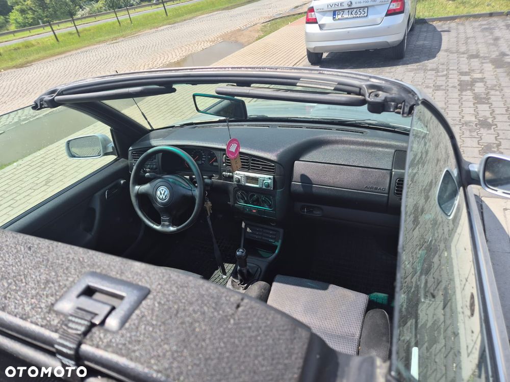 Volkswagen Golf - 1