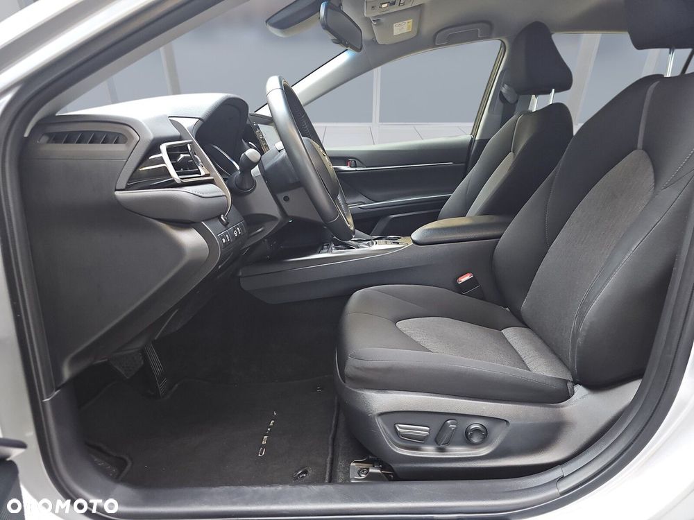 Toyota Camry 2.5 Hybrid Comfort CVT - 12