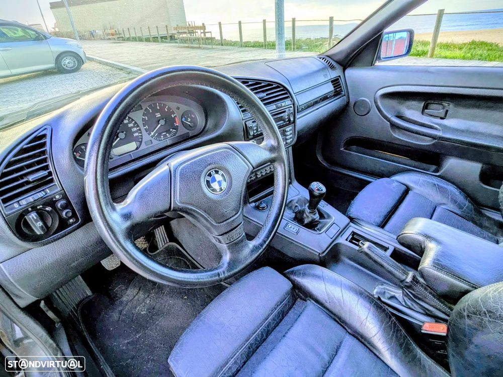 BMW 318 iS Coupé M Sport - 2