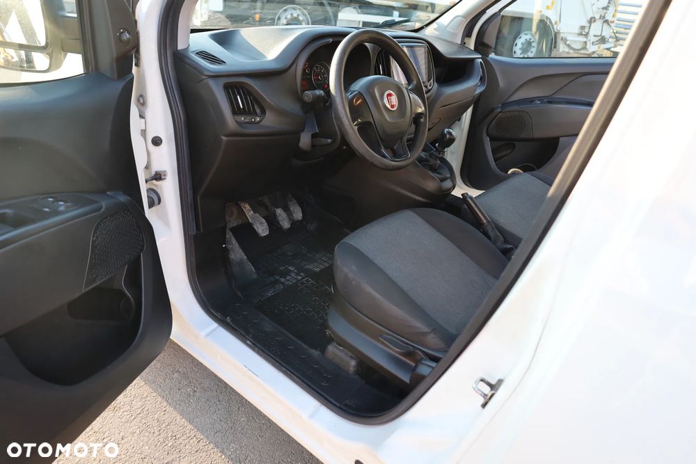 Fiat DOBLO - 21