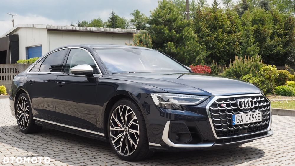 Audi S8 - 4
