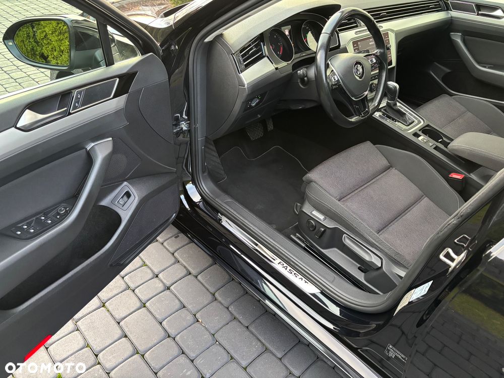 Volkswagen Passat 2.0 TDI SCR Comfortline DSG - 13