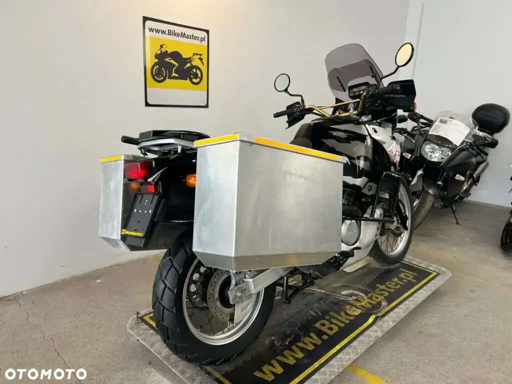 Honda XRV - 5
