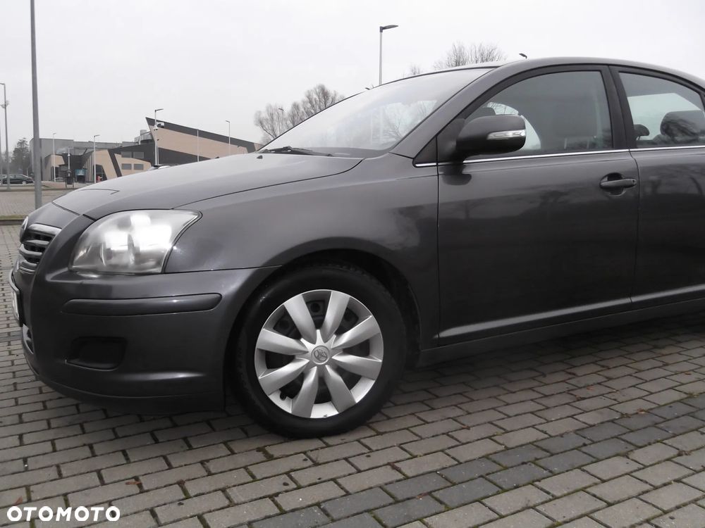 Toyota Avensis 1.8 VVT-i - 2