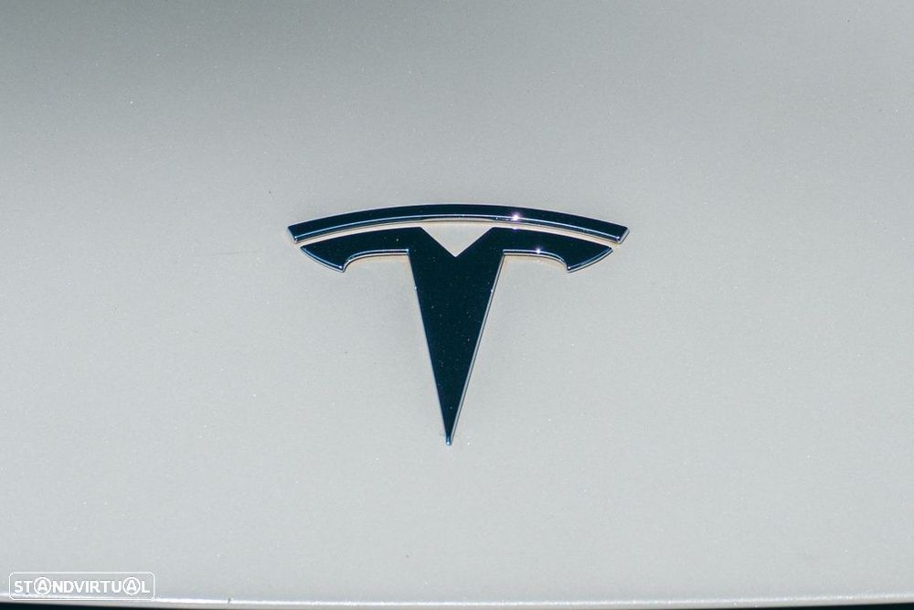 Tesla Model Y - 6