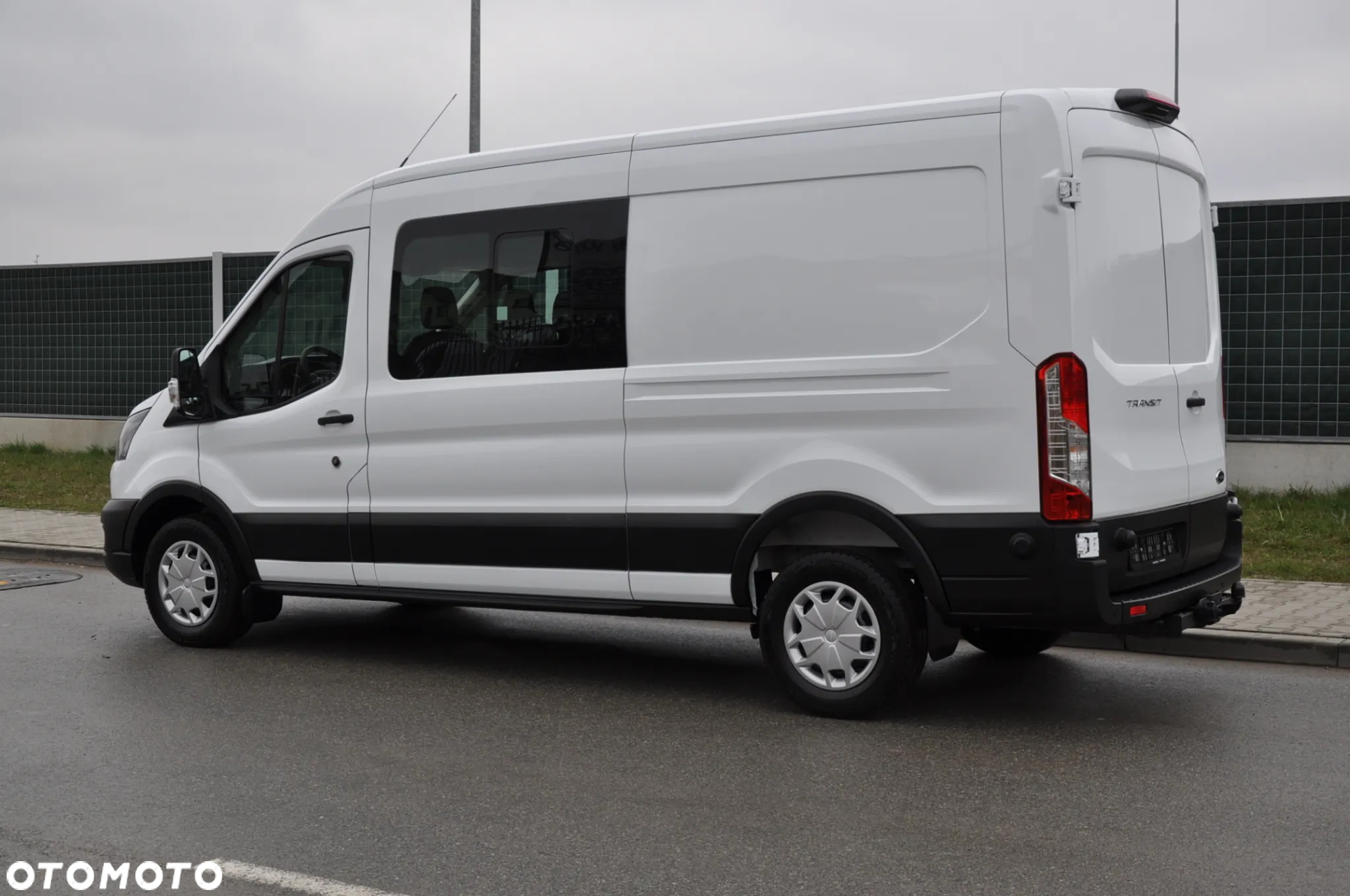 Ford TRANSIT L3H2 DCiV RWD TREND 7os BRYGADOWY FABRYCZNIE NOWY DOSTĘPNY OD RĘKI NA GWARANCJI - 26