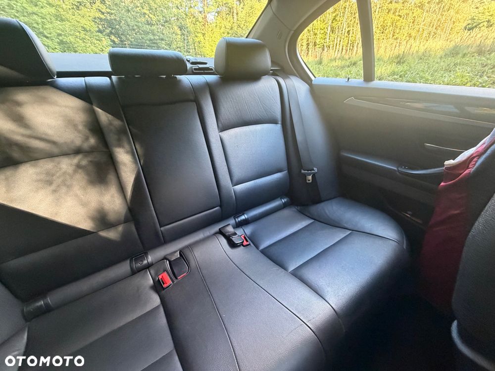 BMW Seria 5 525d - 18
