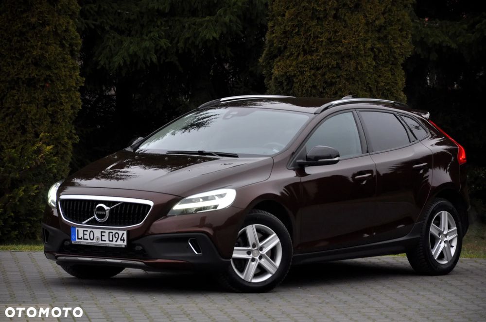 Volvo V40 Cross Country T3 Momentum - 1