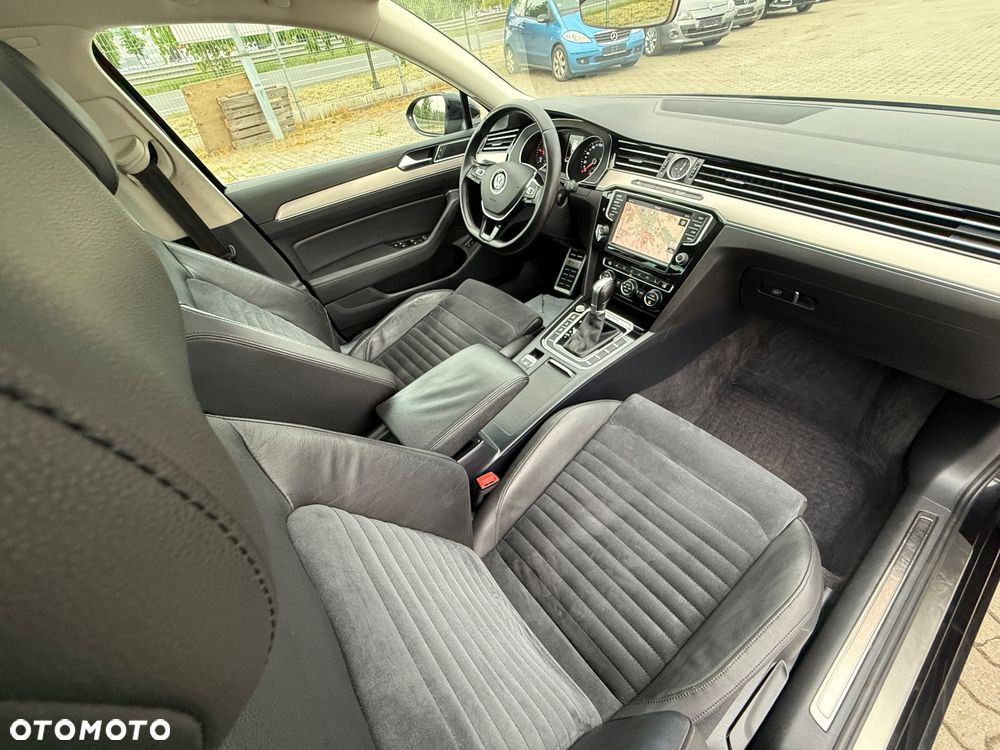 Volkswagen Passat 2.0 TDI SCR 4Motion DDG Highline - 14
