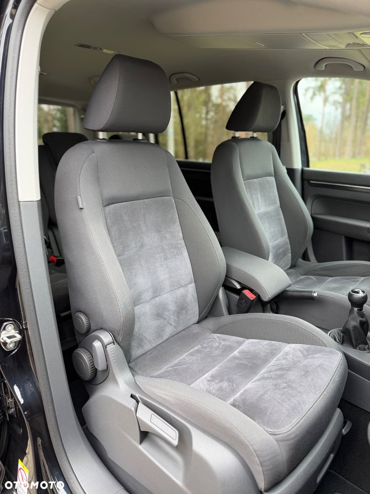 Volkswagen Touran 2.0 TDI Highline - 21