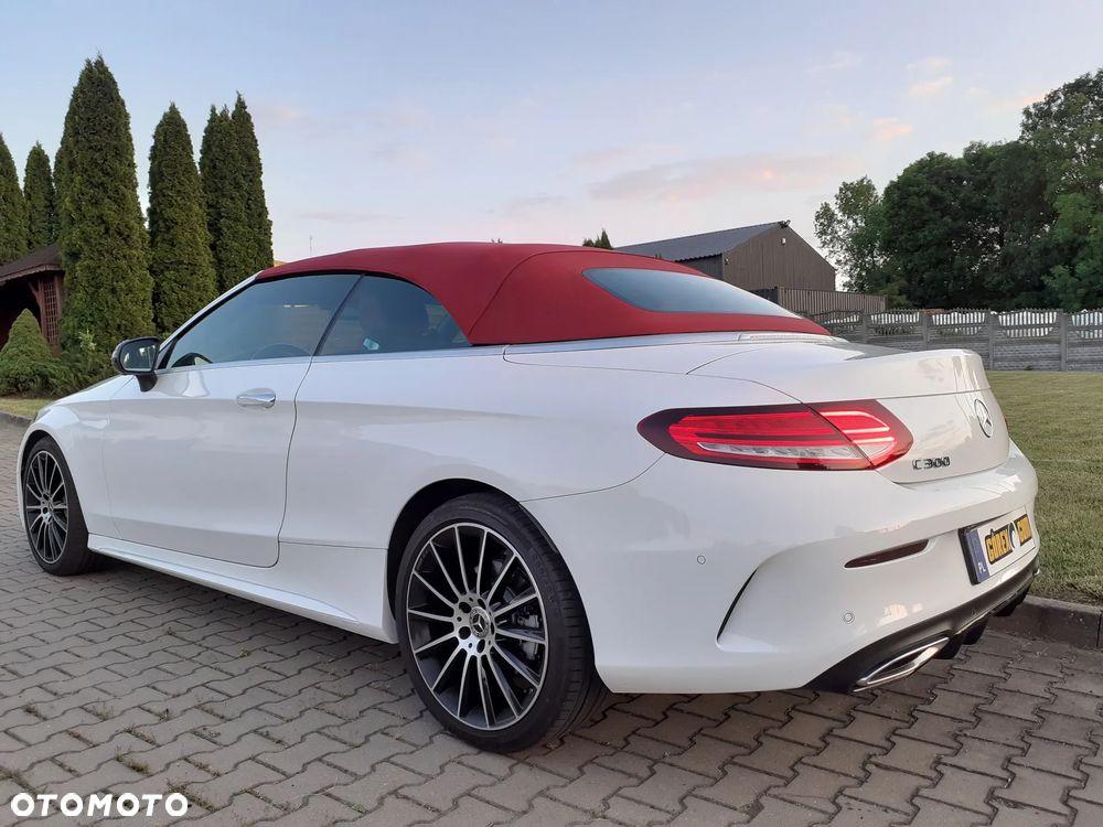 Mercedes-Benz Klasa C 300 9G-TRONIC - 17
