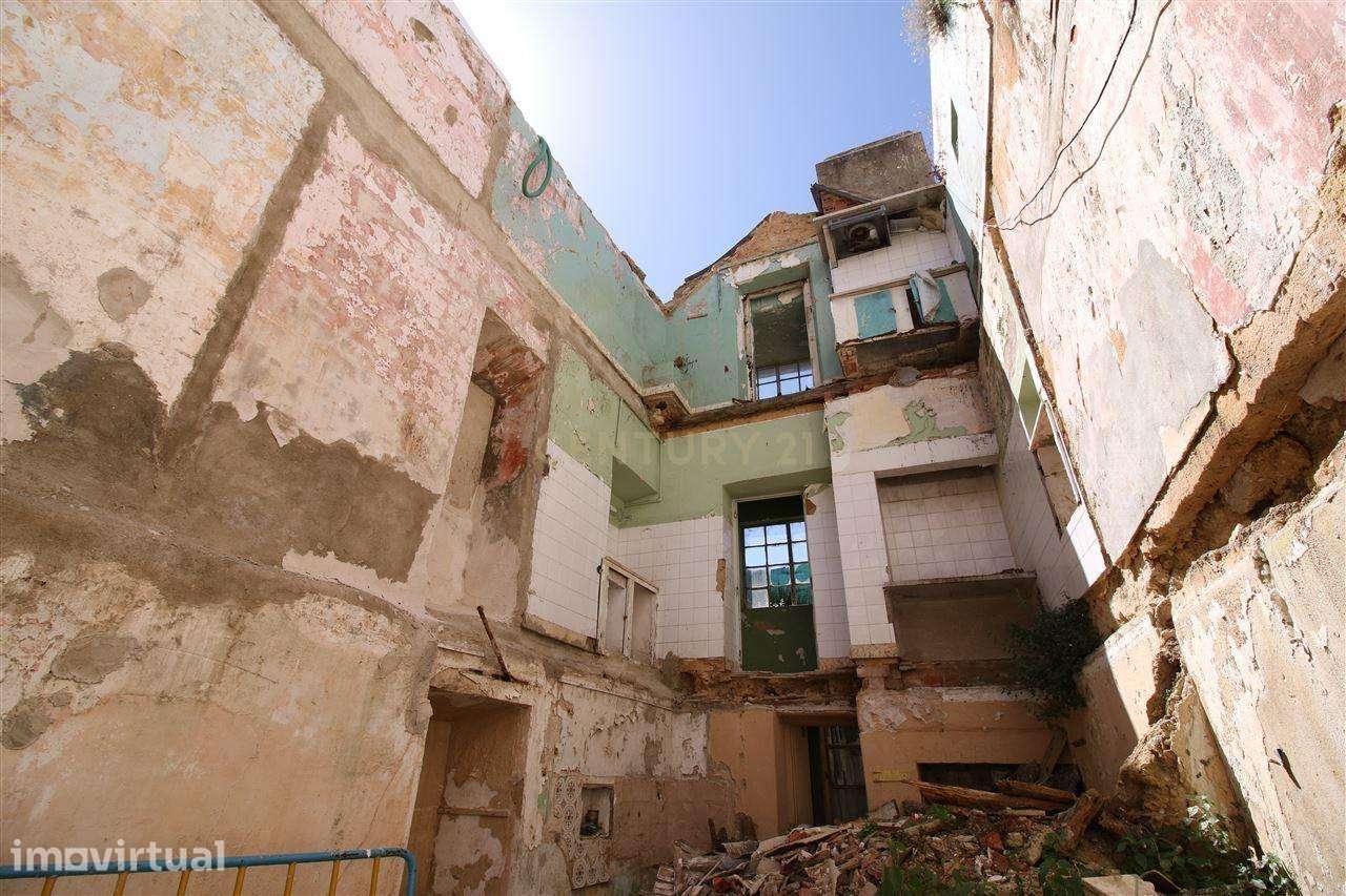 Prédio em Ruína Almada - Grande imagem: 4/6