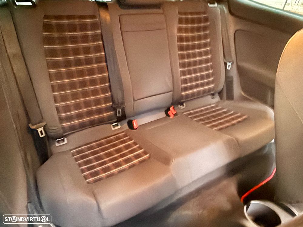 VW Golf 2.0 GTi - 21