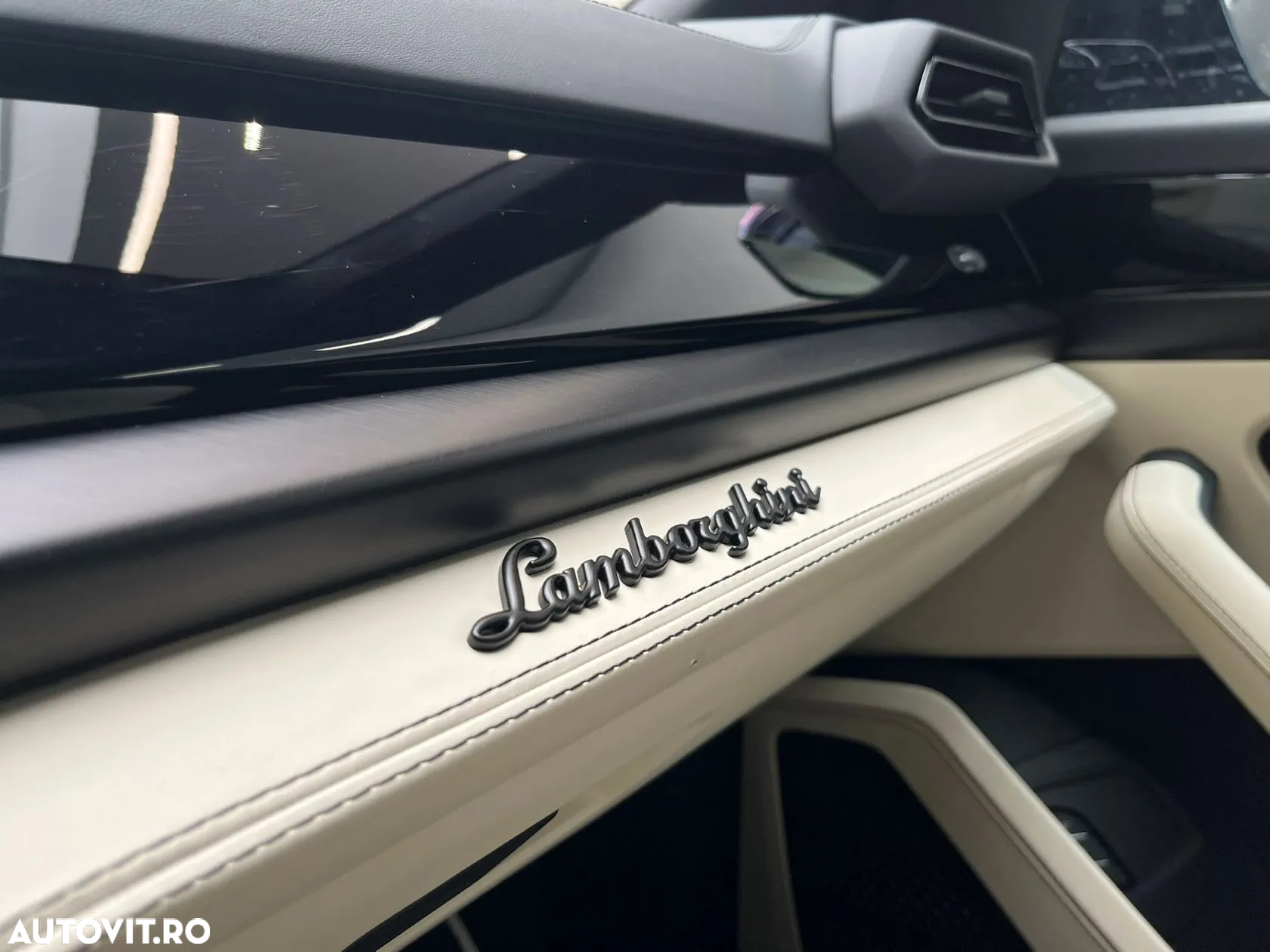 Lamborghini URUS - 11