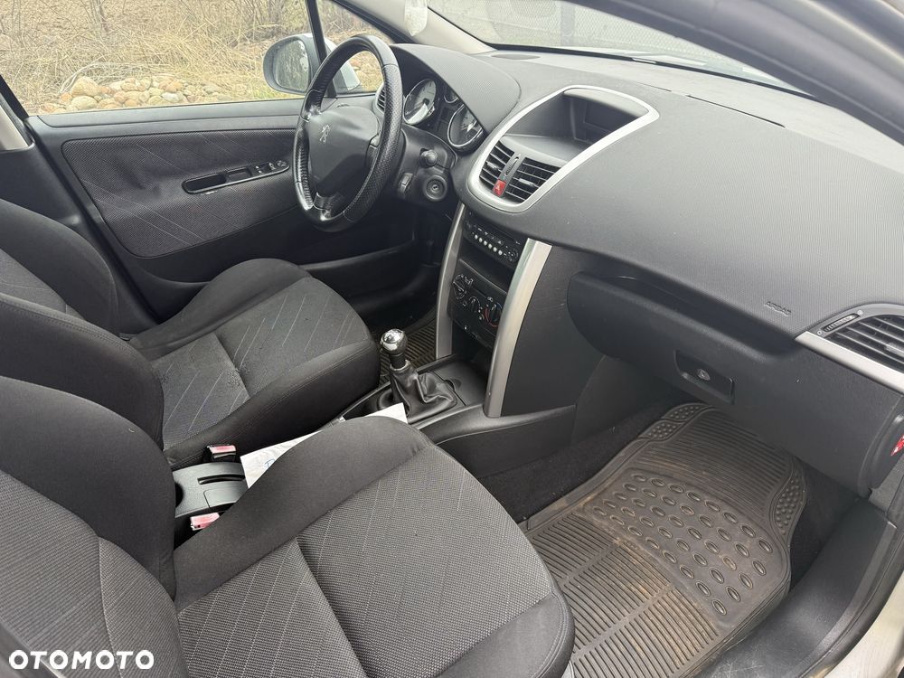 Peugeot 207 - 3