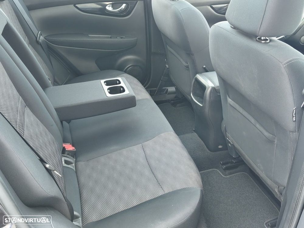 Nissan Qashqai 1.5 dCi N-Connecta - 17