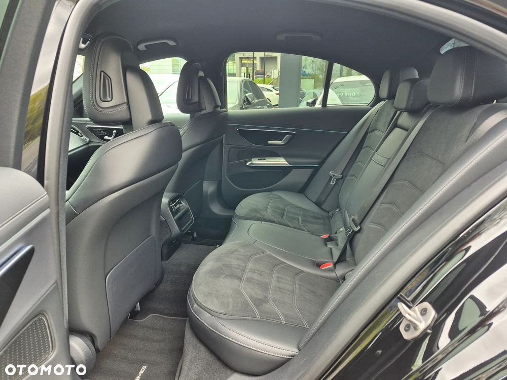 Mercedes-Benz Klasa E 220 d mHEV 4-Matic AMG 9G-Tronic - 19
