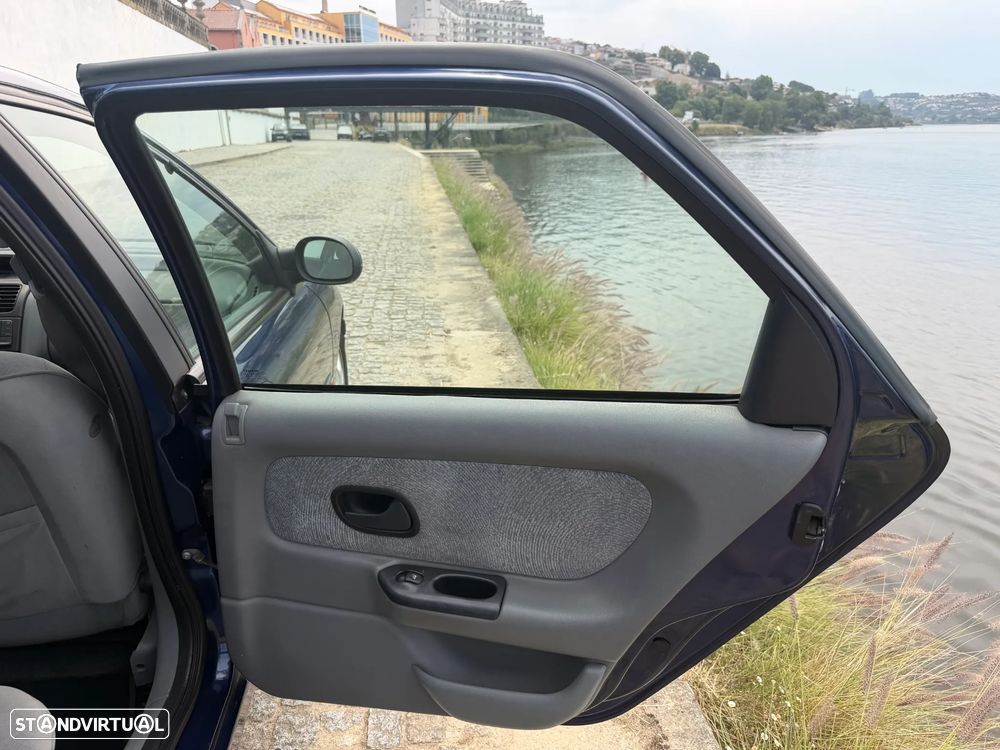 Renault Laguna 1.6 RXT - 20