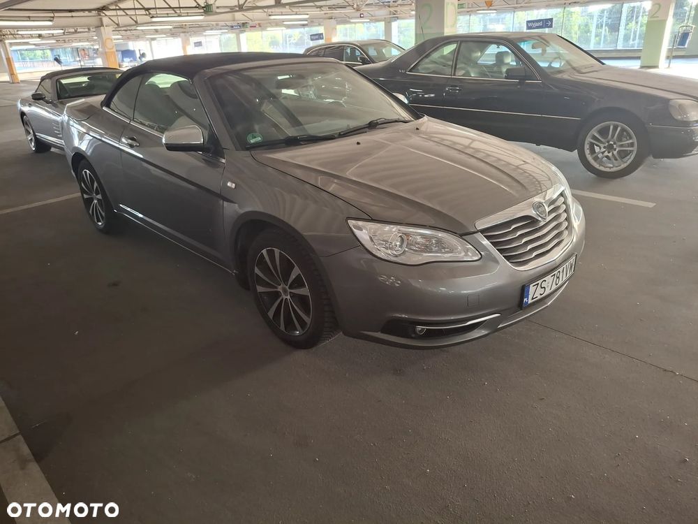 Chrysler 200 - 7