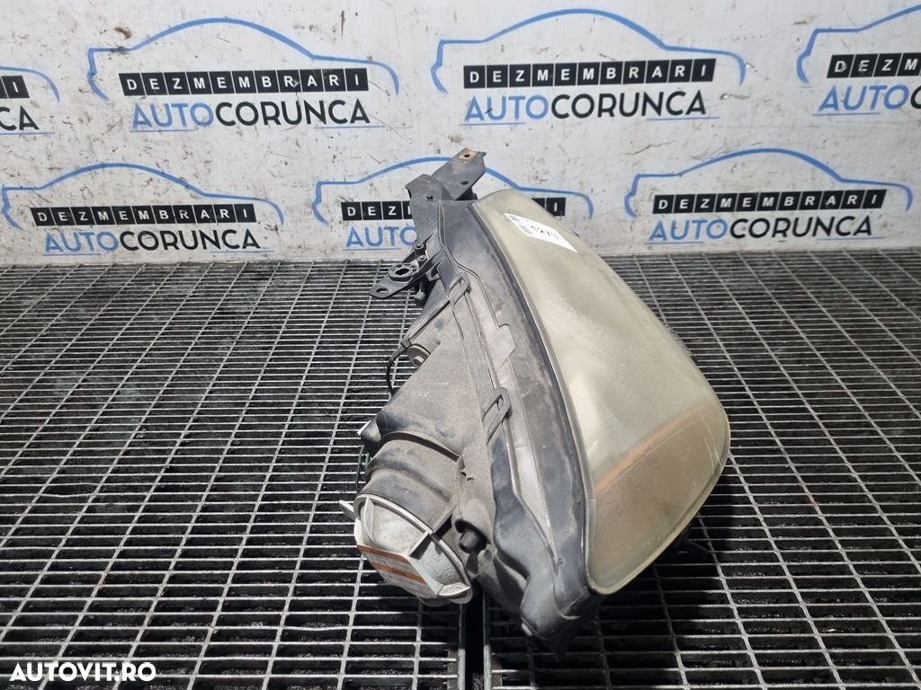 Far Dreapta Mazda CX - 7 2006 - 2012 SUV 4 Usi (1273) Xenon - 2