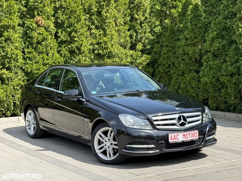 Mercedes-Benz C - 9