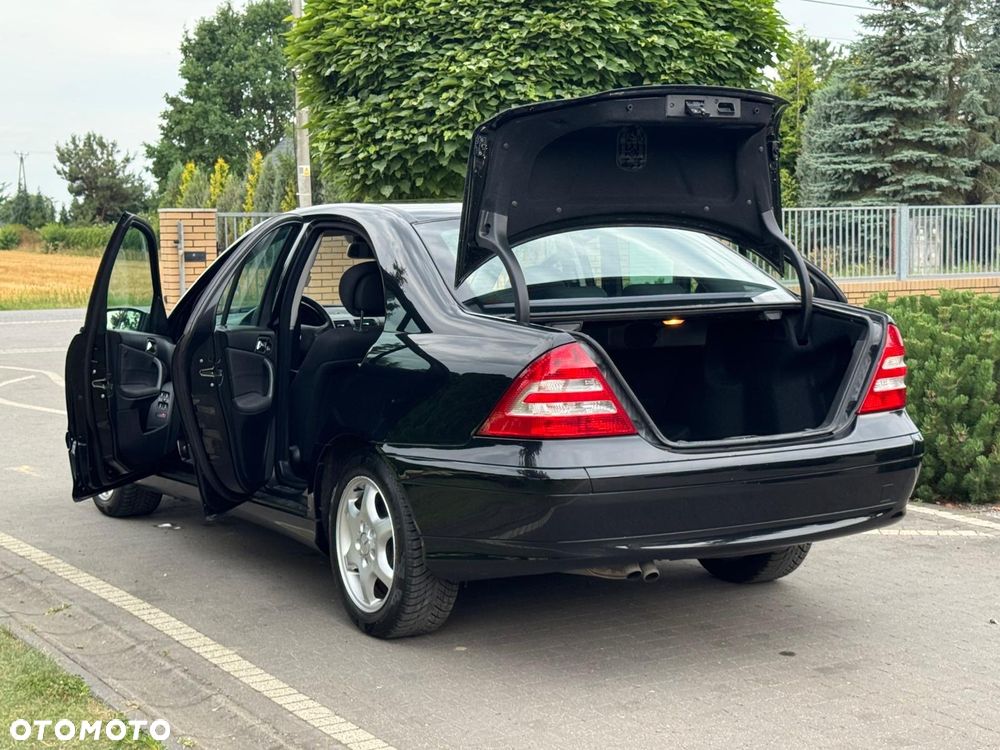 Mercedes-Benz Klasa C 200 T CDI Classic - 13
