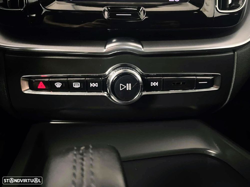 Volvo XC 60 2.0 B4 Momentum Plus - 28