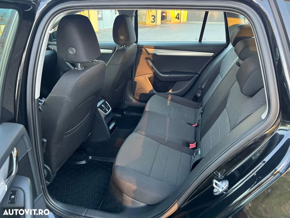 Skoda Octavia Combi 1.6 TDI Premium Edition - 16