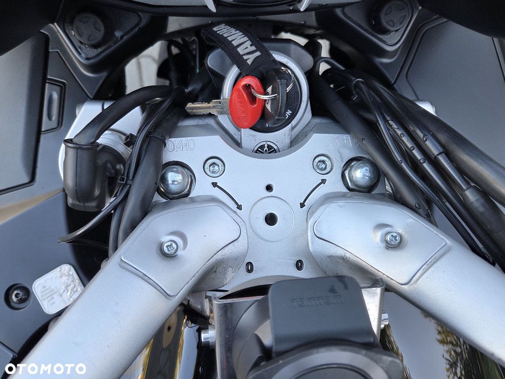 Yamaha FJR - 26