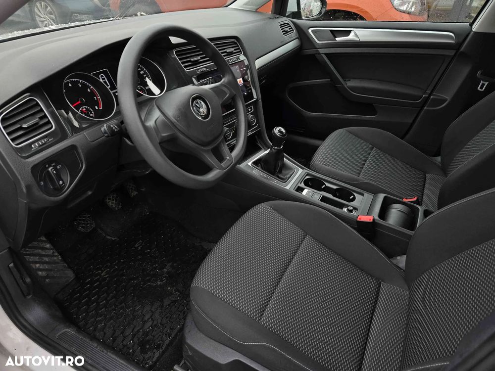 Volkswagen Golf - 13