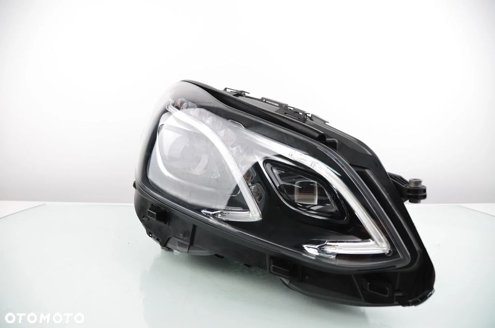 MERCEDES KLASA E W212 LIFT ILS A2128205639KZ Prawy z modułami Przedni Oryginał - 1