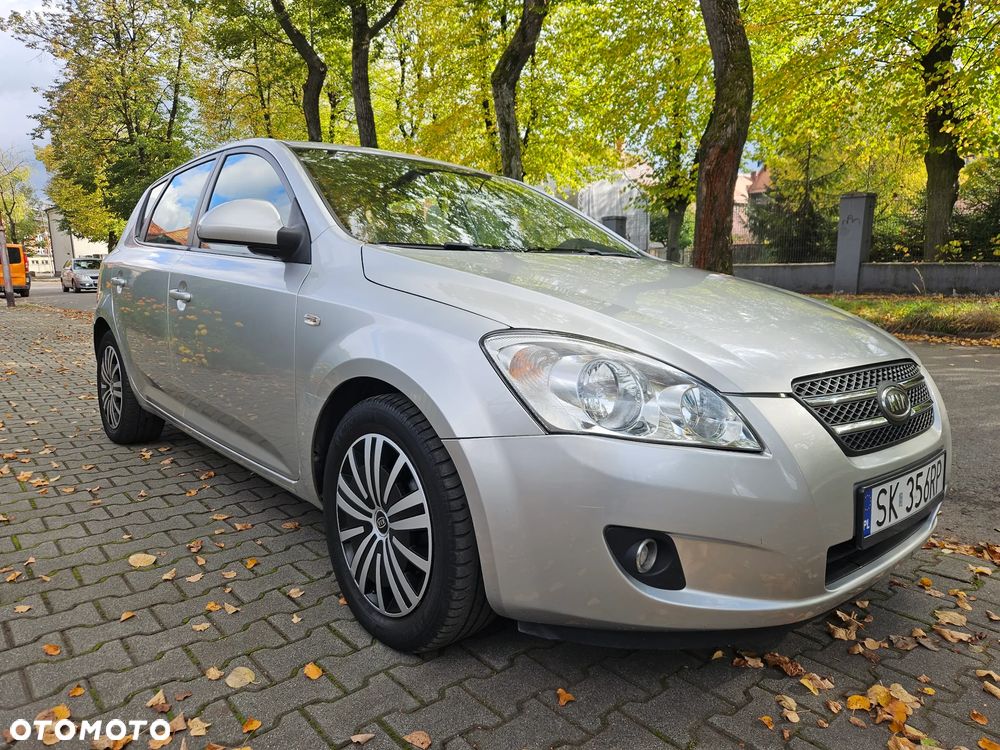 Kia Ceed 2007 photo 2