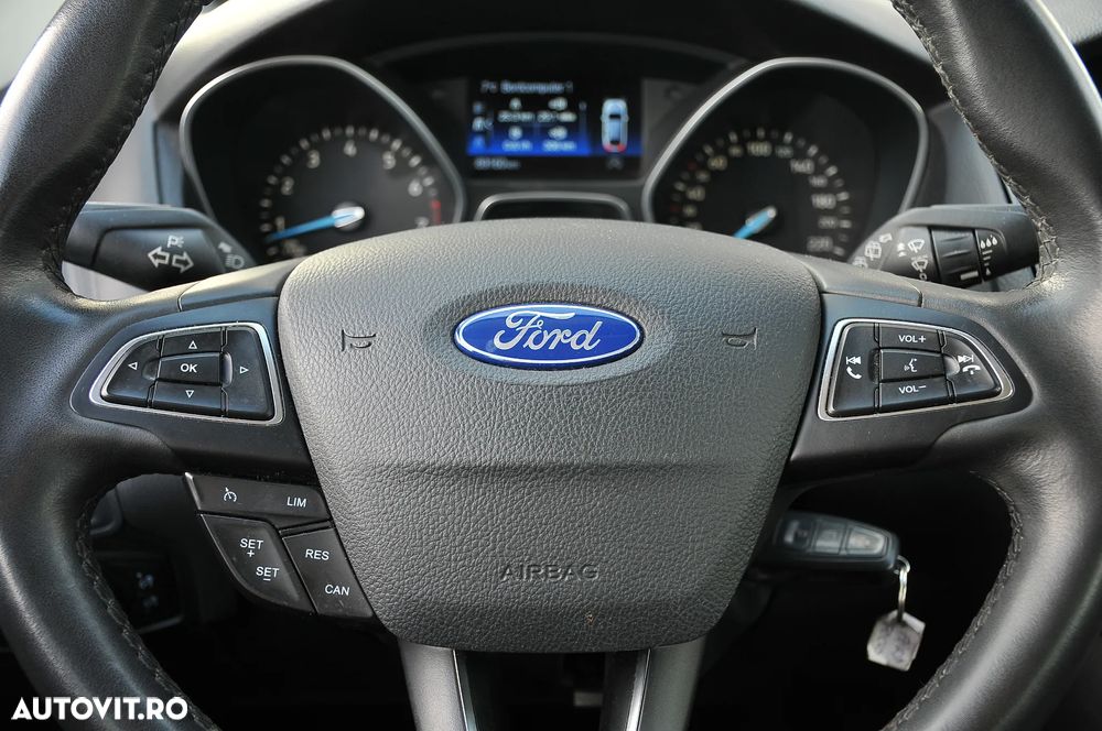 Ford Focus 1.0 EcoBoost Titanium - 18