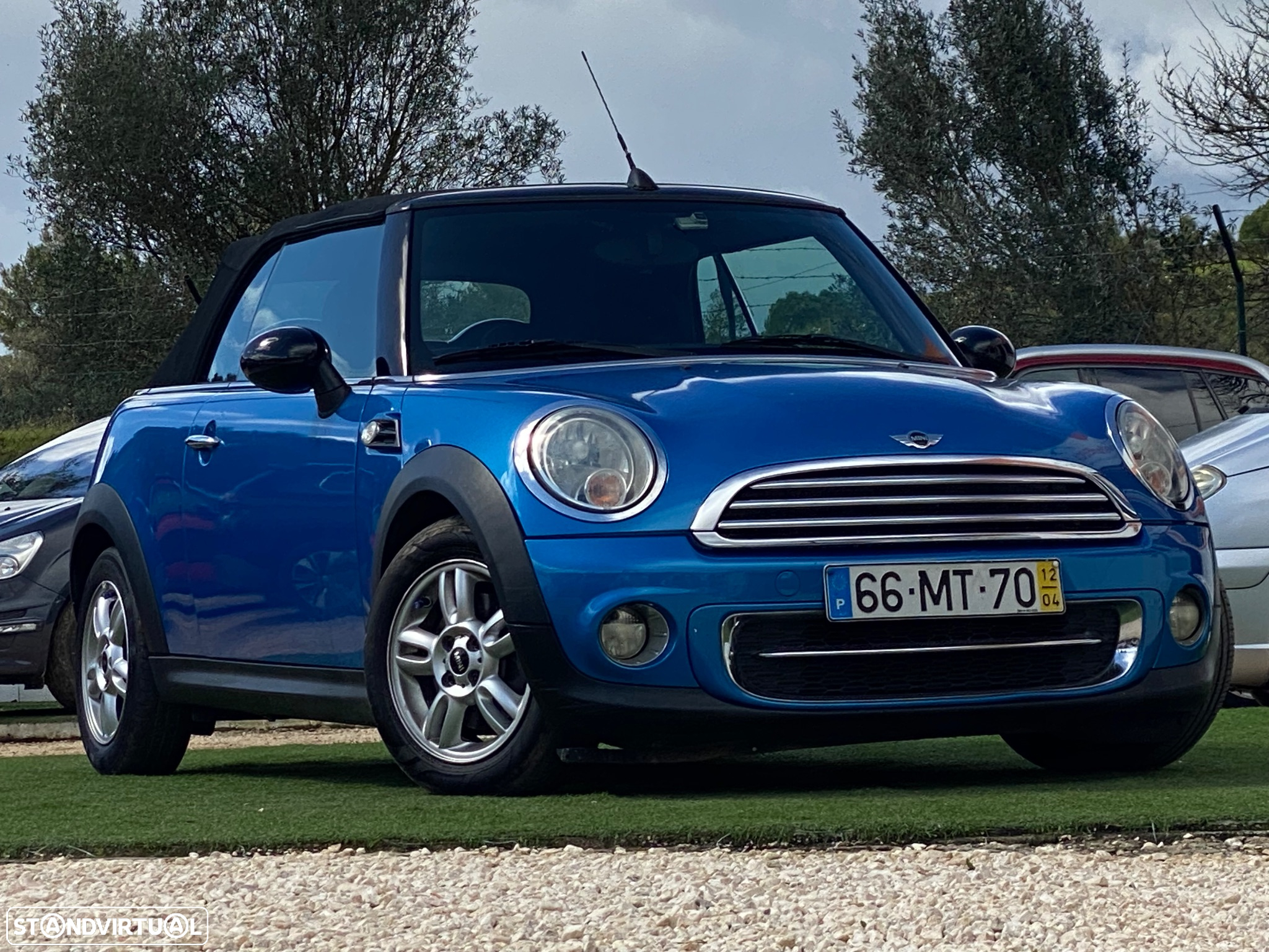 MINI Cabrio Cooper D - 2