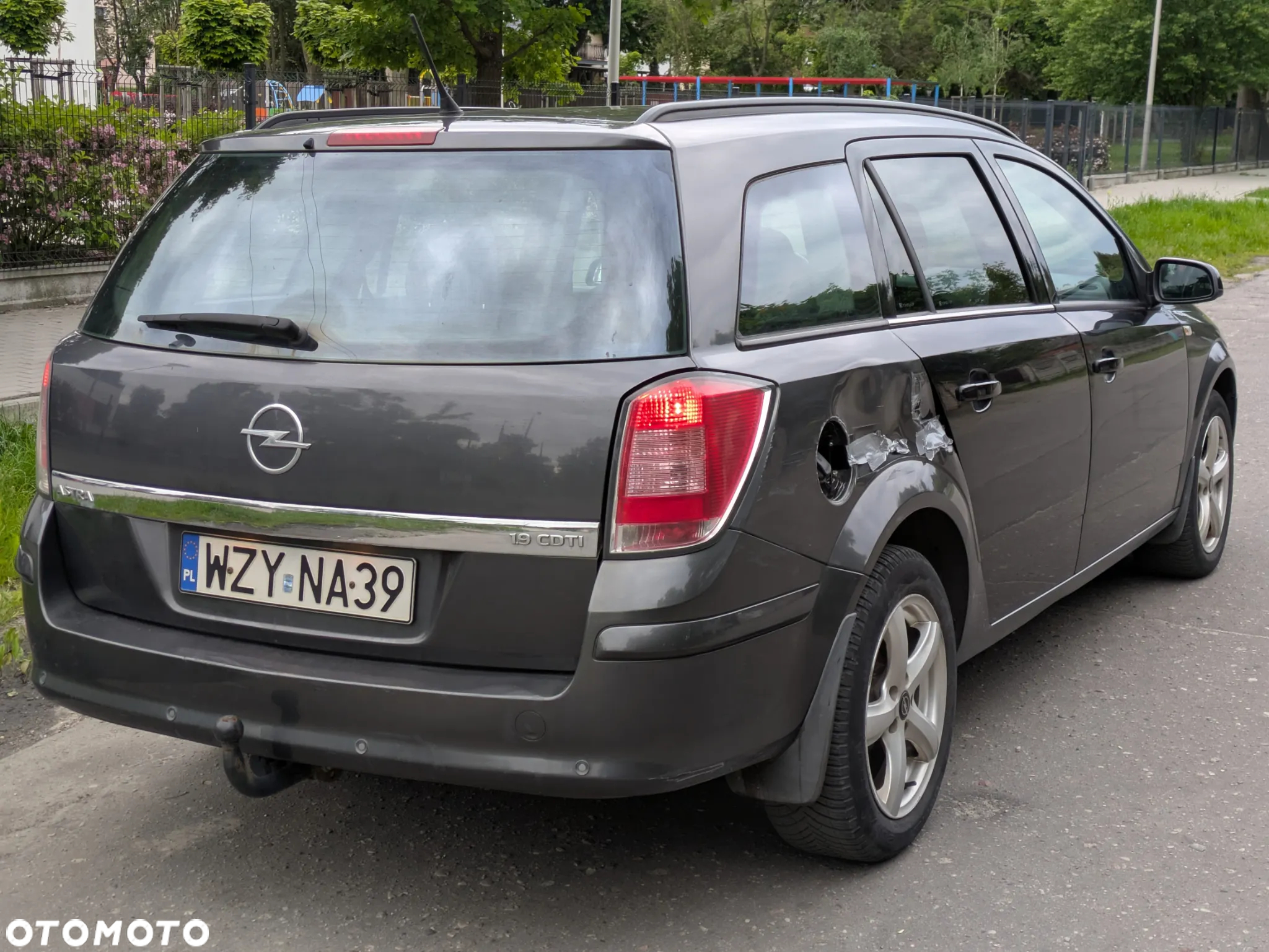 Opel Astra III 1.9 CDTI Essentia - 12