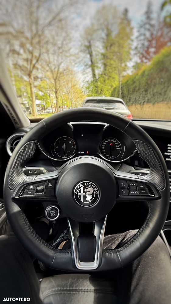 Alfa Romeo Giulia - 9