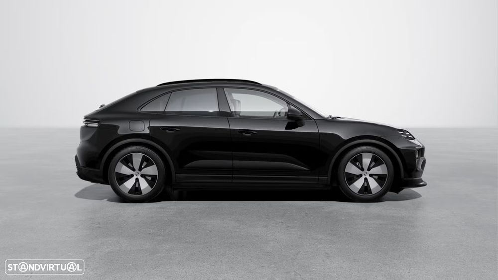 Porsche Macan Electric 4 - 6
