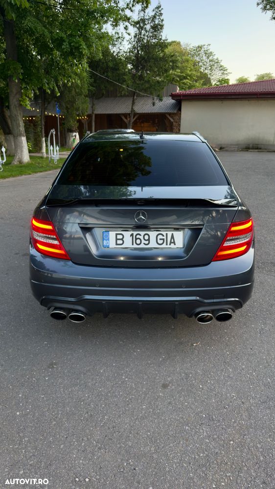 Mercedes-Benz C 250 CGI BlueEFFICIENCY - 4