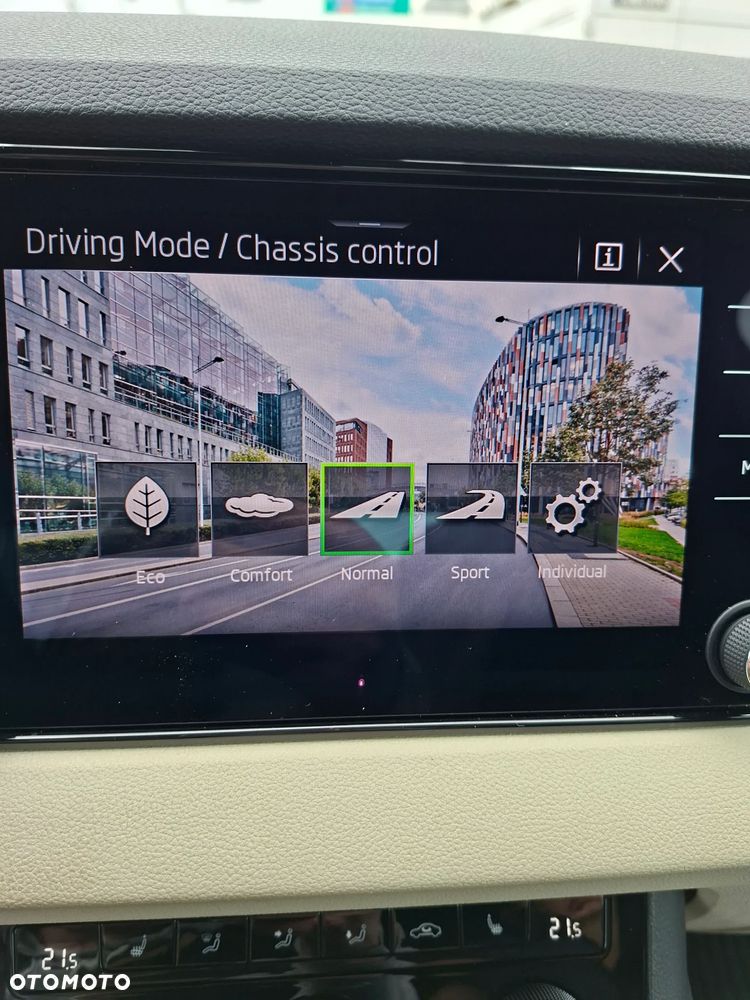 Skoda Karoq 2.0 TDI SCR 4x2 Style - 32