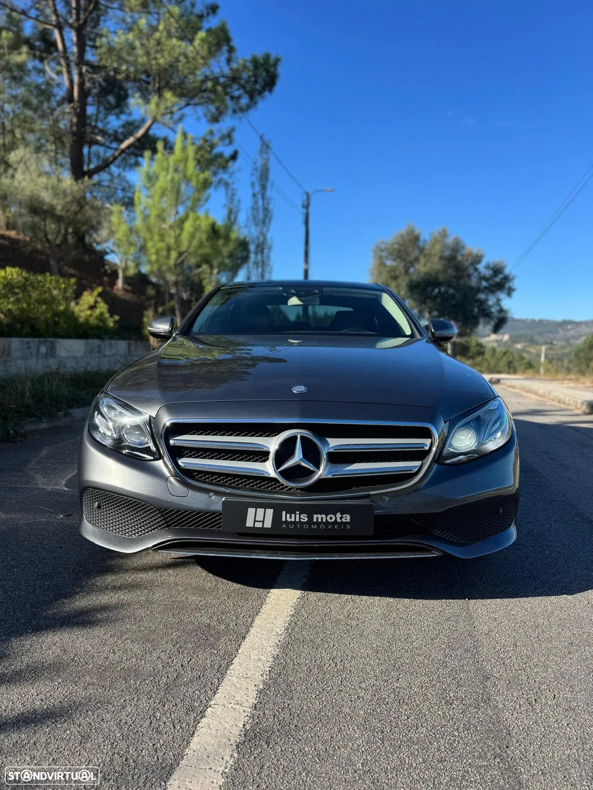 Mercedes-Benz E 220 d 4Matic 9G-TRONIC Exclusive - 3