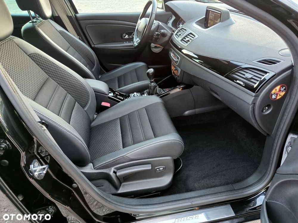 Renault Megane ENERGY TCe 130 BOSE EDITION - 25