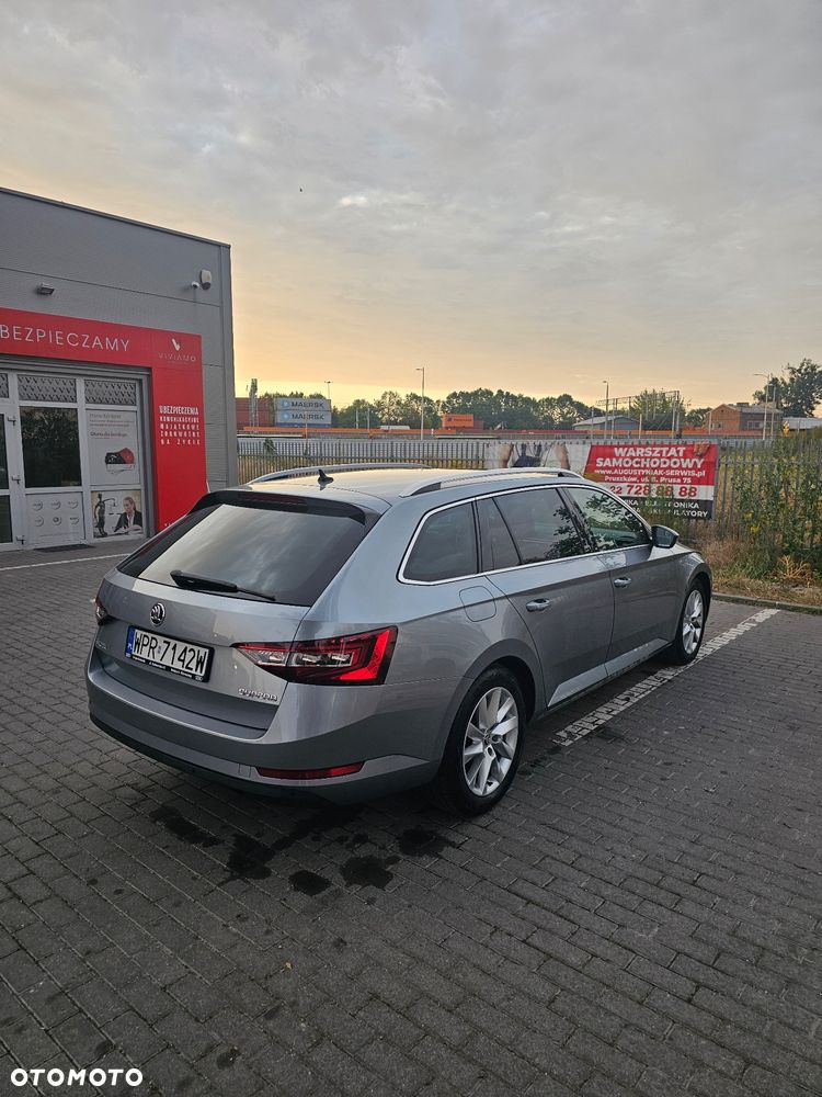 Skoda Superb 2.0 TDI Style - 8