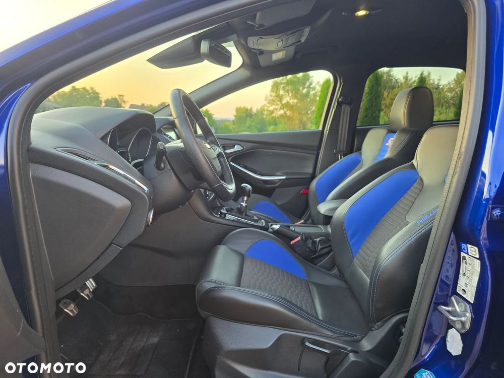 Ford Focus 2.0 EcoBoost ST mit Leder-Exclusiv-Paket - 17