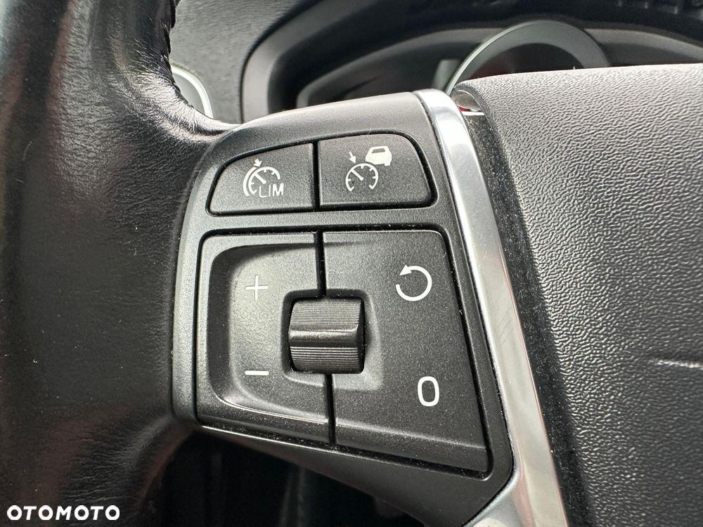 Volvo V40 D2 You - 8
