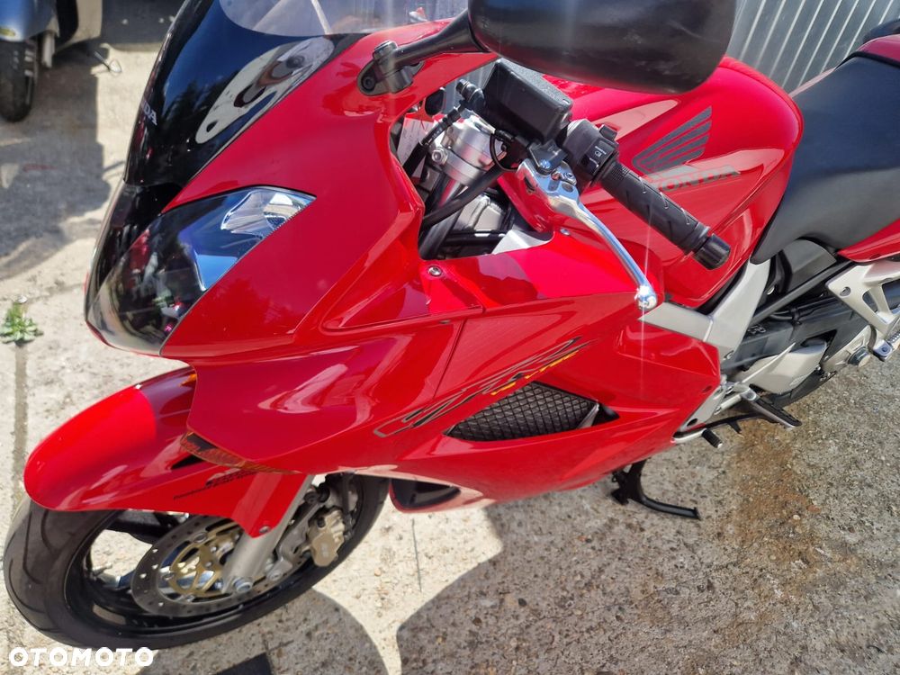 Honda VFR - 35